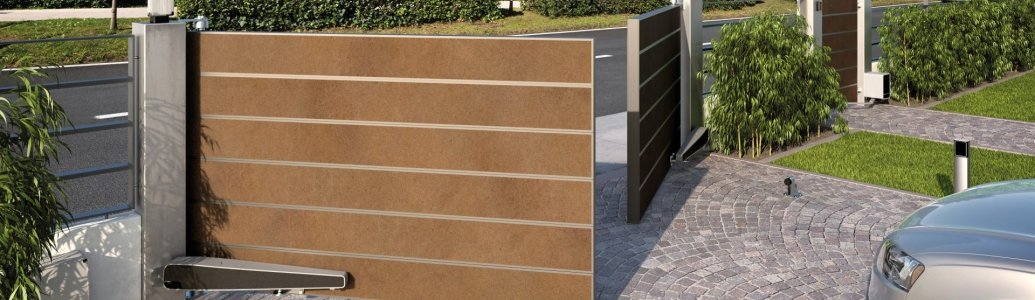 Automatic wooden sliding gate for residential driveway